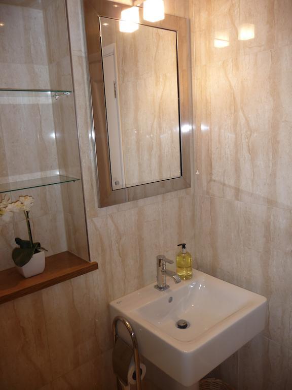 The Apartment At Hillside Lodge Broadway  Room photo