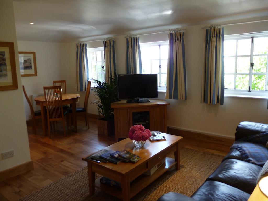 The Apartment At Hillside Lodge Broadway  Room photo